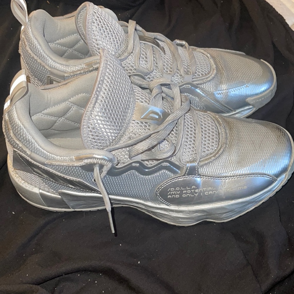 Adidas dame 7